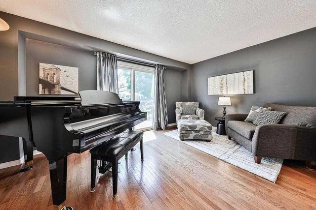 3330 Cardiff Cres, House detached with 3 bedrooms, 2 bathrooms and 3 parking in Burlington ON | Image 5