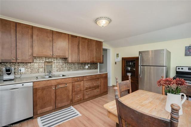 293 Montreal Street, House detached with 2 bedrooms, 1 bathrooms and 1 parking in Kingston ON | Image 5