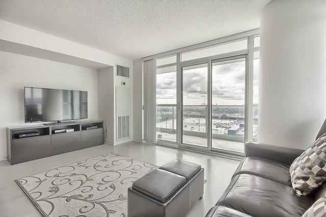 1002 - 29 Singer Crt, Condo with 2 bedrooms, 2 bathrooms and 1 parking in Toronto ON | Image 10