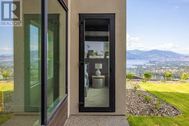 1054 Emslie Street, House detached with 3 bedrooms, 2 bathrooms and 4 parking in Kelowna BC | Image 68