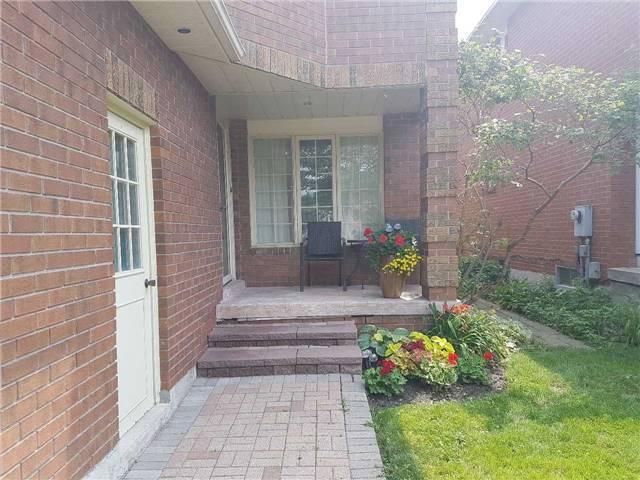 1967 Pine Grove Ave, House semidetached with 3 bedrooms, 3 bathrooms and 1 parking in Pickering ON | Image 1