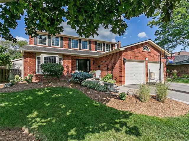 1071 Manchester Cres, House detached with 3 bedrooms, 4 bathrooms and 2 parking in Oakville ON | Image 1