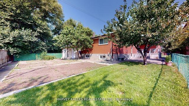 45 Sandale Gdns, House detached with 3 bedrooms, 2 bathrooms and 5 parking in Toronto ON | Image 29