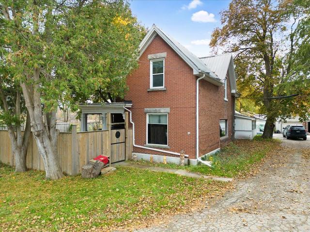 42 Peru Rd, House detached with 4 bedrooms, 2 bathrooms and 0 parking in Milton ON | Image 1