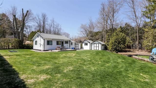 320 Lakeshore Rd E, House detached with 3 bedrooms, 2 bathrooms and 5 parking in Oro Medonte ON | Image 24