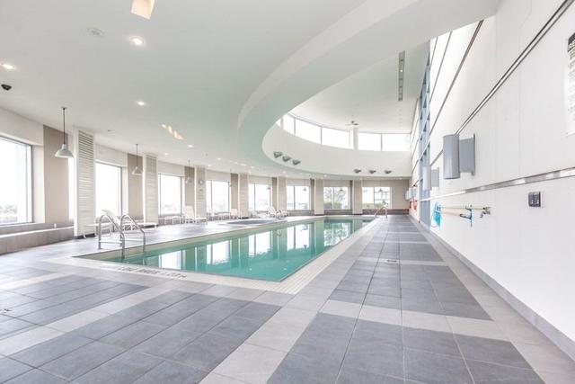 1906 - 36 Lee Centre Dr, Condo with 2 bedrooms, 1 bathrooms and 1 parking in Toronto ON | Image 9