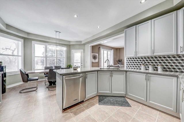 49 Boulderbrook Dr, House detached with 5 bedrooms, 4 bathrooms and 4 parking in Toronto ON | Image 25
