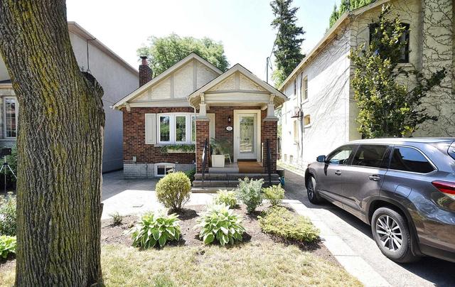 721 Millwood Rd, House detached with 2 bedrooms, 2 bathrooms and 2 parking in Toronto ON | Image 36
