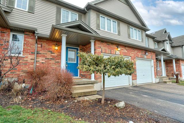 546 Wild Iris Ave, House attached with 3 bedrooms, 3 bathrooms and 2 parking in Waterloo ON | Image 1