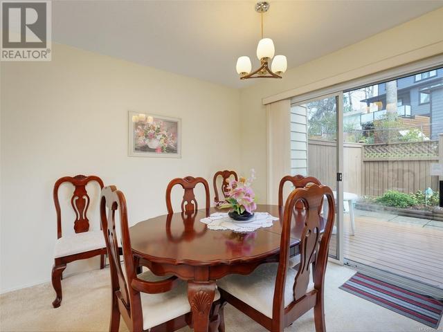 20 - 3981 Nelthorpe St, House attached with 3 bedrooms, 2 bathrooms and 2 parking in Saanich BC | Image 7