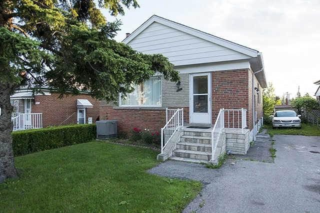 1002 Warden Ave, House detached with 3 bedrooms, 1 bathrooms and 3 parking in Toronto ON | Image 1