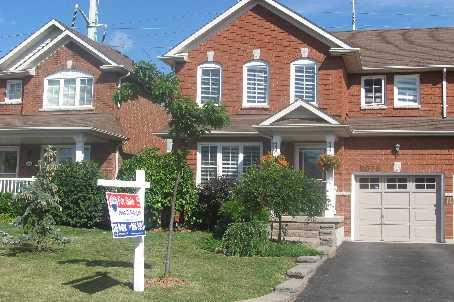 2076 Erin Gate Blvd, House semidetached with 3 bedrooms, 3 bathrooms and 3 parking in Pickering ON | Image 1