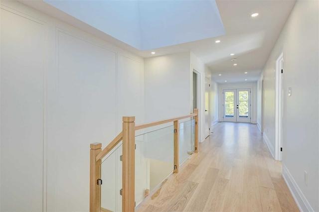 36 Brooklawn Ave, House detached with 4 bedrooms, 5 bathrooms and 3 parking in Toronto ON | Image 2
