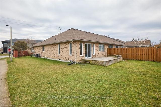 1063 Hansler Rd, House attached with 2 bedrooms, 2 bathrooms and 3 parking in Welland ON | Image 23