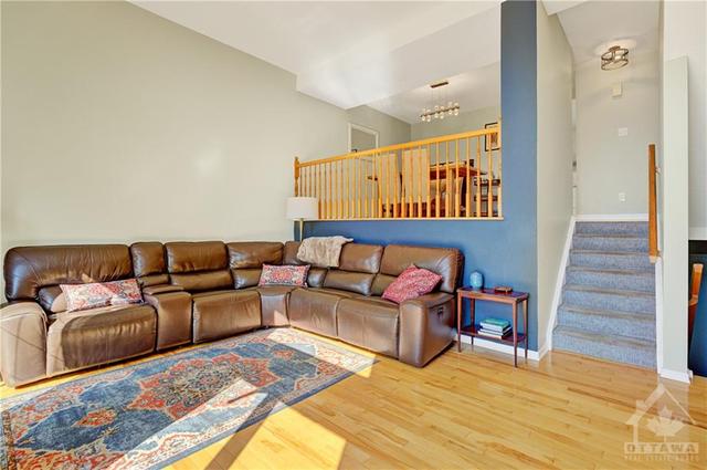 1462 Bryson Lane, Townhouse with 3 bedrooms, 3 bathrooms and 2 parking in Ottawa ON | Image 6