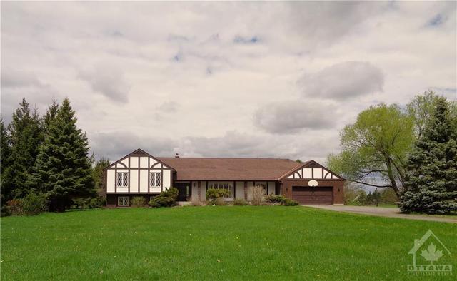1385 Murphy Side Road, House detached with 5 bedrooms, 3 bathrooms and 8 parking in Ottawa ON | Image 1