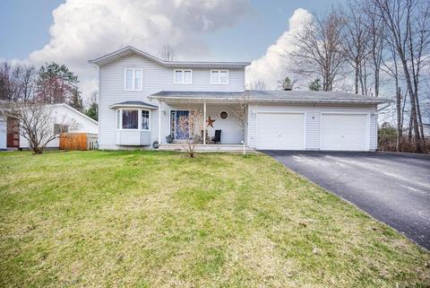 4 Banting Drive, House detached with 4 bedrooms, 3 bathrooms and 4 parking in Deep River ON | Card Image