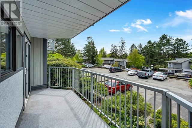 542 Carnation Pl, Condo with 2 bedrooms, 1 bathrooms and 1 parking in Saanich BC | Image 28