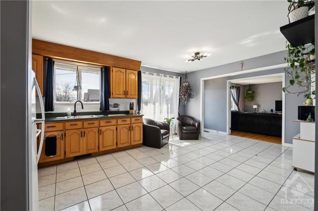 947 Saint Jacques Street, House detached with 3 bedrooms, 2 bathrooms and 6 parking in Clarence Rockland ON | Image 10