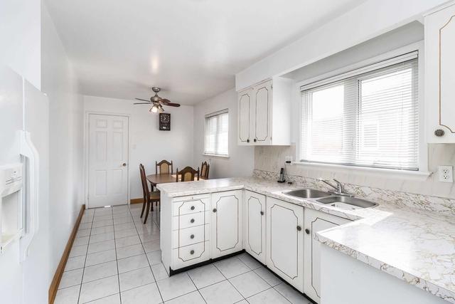 207 Firgrove Cres, House semidetached with 3 bedrooms, 2 bathrooms and 5 parking in Toronto ON | Image 22