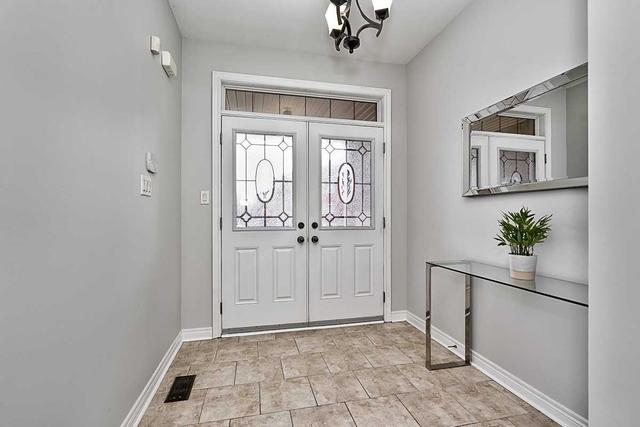410 Spring Blossom Cres, House attached with 3 bedrooms, 3 bathrooms and 4 parking in Oakville ON | Image 25