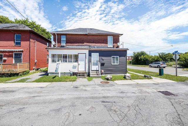 437 Albert St, House semidetached with 2 bedrooms, 2 bathrooms and 2 parking in Oshawa ON | Card Image