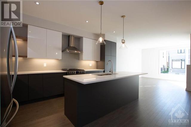 435 Trident Mews, House attached with 3 bedrooms, 3 bathrooms and 2 parking in Ottawa ON | Card Image