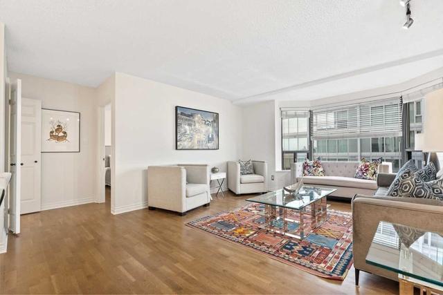 1802 - 175 Cumberland St, Condo with 2 bedrooms, 2 bathrooms and 1 parking in Toronto ON | Image 24