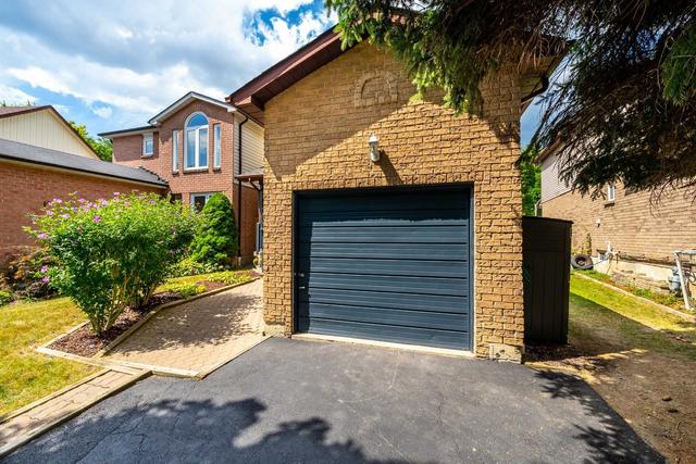8 Goldring Dr, House attached with 3 bedrooms, 2 bathrooms and 5 parking in Whitby ON | Image 23