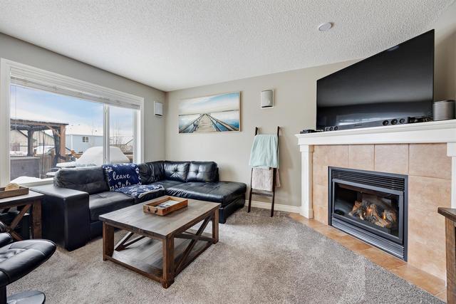 2045 Bridlemeadows Manor Sw, House detached with 3 bedrooms, 2 bathrooms and 4 parking in Calgary AB | Image 9