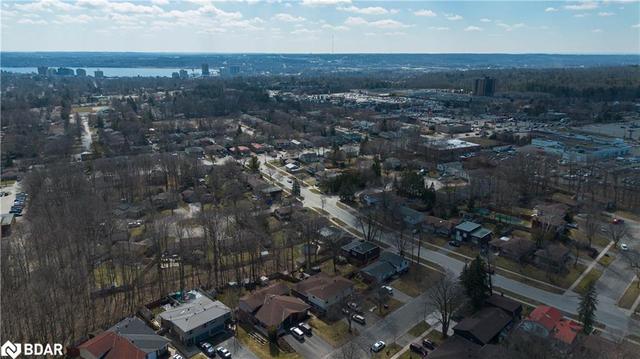 3 Ashdale Court, House semidetached with 4 bedrooms, 2 bathrooms and 5 parking in Barrie ON | Image 8