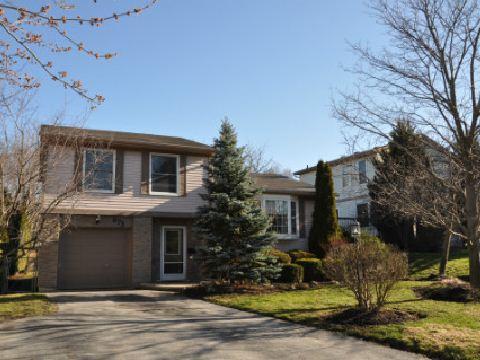 873 Magnolia Ave, House detached with 3 bedrooms, 2 bathrooms and 3 parking in Newmarket ON | Image 1
