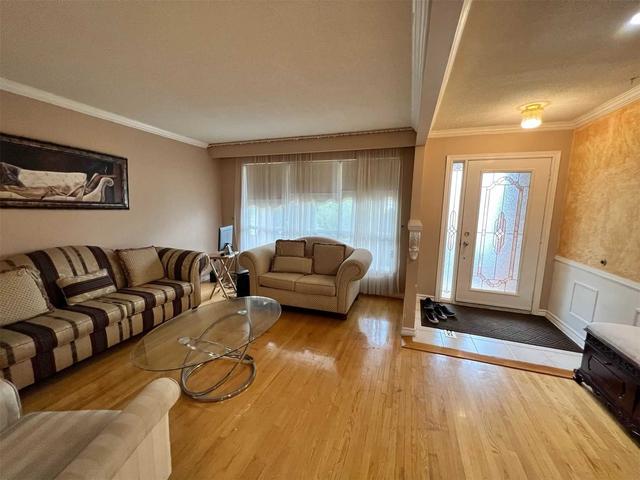 28 Maitland St, House detached with 3 bedrooms, 2 bathrooms and 2 parking in Brampton ON | Image 17