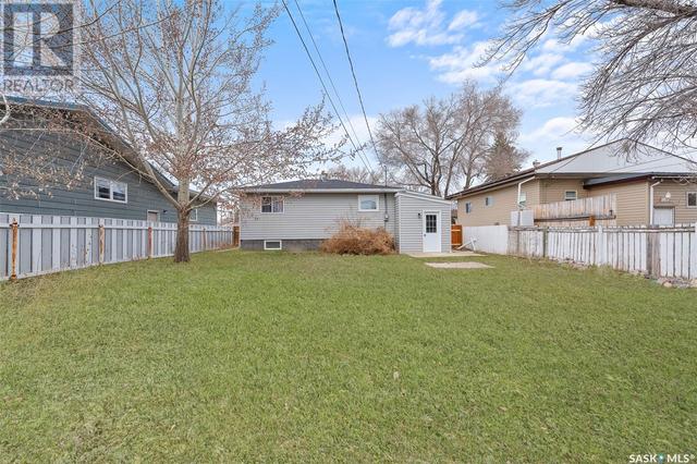 1053 Vaughan Street Sw, House detached with 3 bedrooms, 2 bathrooms and null parking in Moose Jaw SK | Image 35
