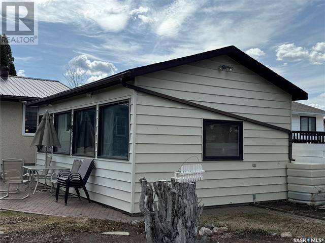 423 4th Avenue W, House detached with 4 bedrooms, 3 bathrooms and null parking in Biggar SK | Image 40
