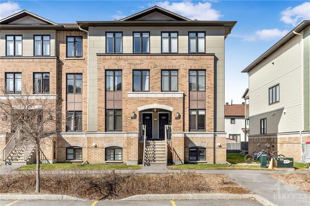 124 Bluestone Private, House attached with 2 bedrooms, 3 bathrooms and 1 parking in Ottawa ON | Image 1