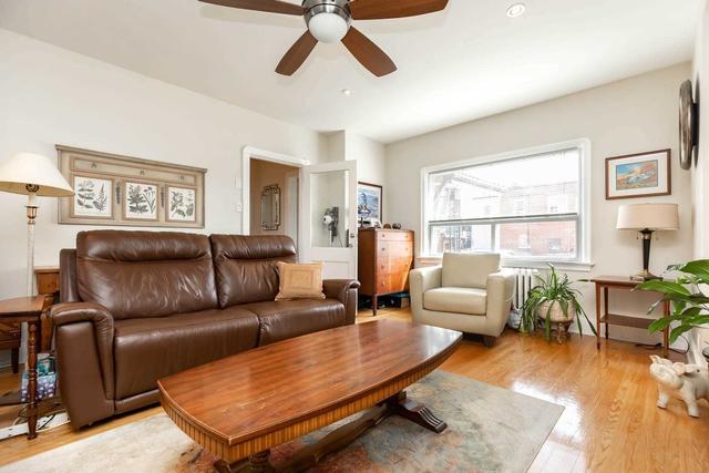 twnhse - 204 O Connor Dr, House attached with 3 bedrooms, 2 bathrooms and 2 parking in Toronto ON | Image 3