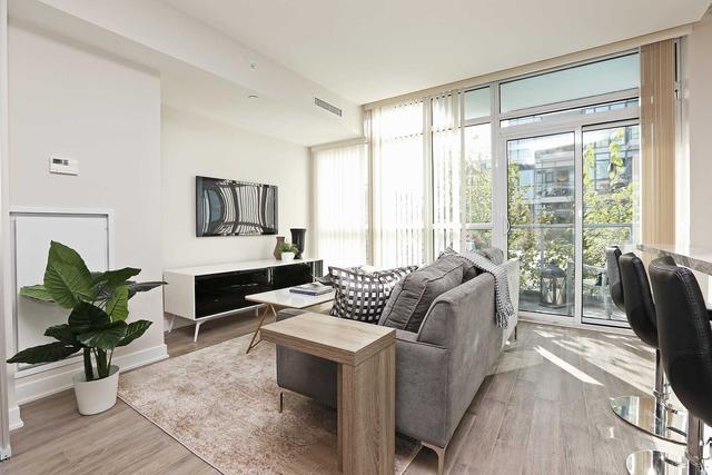 411 - 210 Simcoe St, Condo with 3 bedrooms, 2 bathrooms and 1 parking in Toronto ON | Image 12