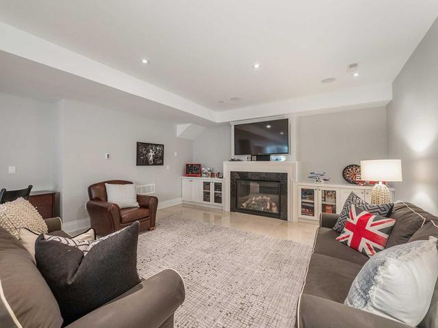 165 Dinnick Cres, House detached with 4 bedrooms, 6 bathrooms and 6 parking in Toronto ON | Image 27
