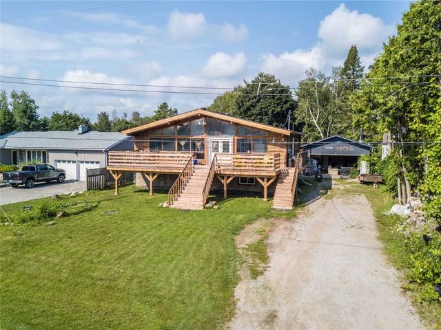 2506 Kathryn Rd, House detached with 3 bedrooms, 1 bathrooms and 9 parking in Innisfil ON | Image 1