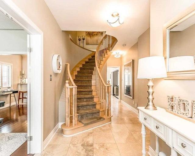 807 College Manor Dr, House detached with 4 bedrooms, 4 bathrooms and 6 parking in Newmarket ON | Image 38