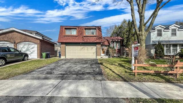 7 Silver Spruce Dr, House detached with 3 bedrooms, 3 bathrooms and 4 parking in Toronto ON | Card Image