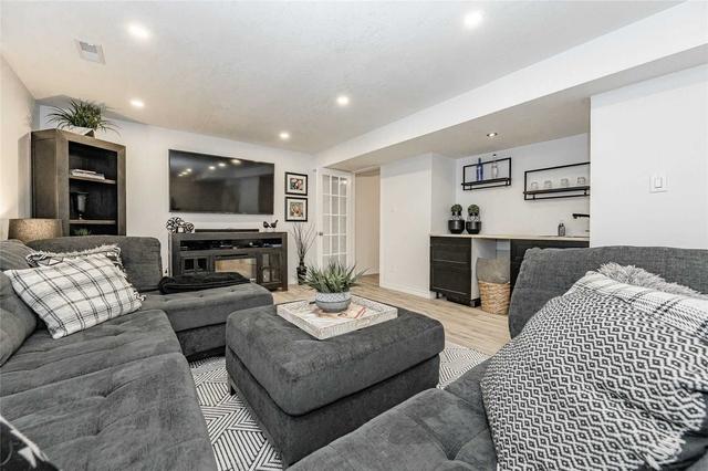 4 Popham Dr, House detached with 4 bedrooms, 4 bathrooms and 6 parking in Guelph ON | Image 4