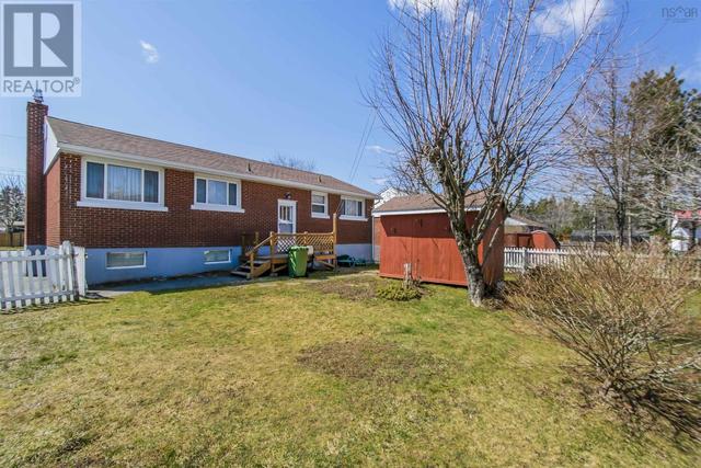 6 Kenwood Avenue, House detached with 3 bedrooms, 1 bathrooms and null parking in Halifax NS | Image 2
