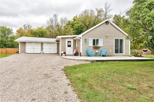 18536 Hwy 7 Highway, House detached with 3 bedrooms, 1 bathrooms and 6 parking in Tay Valley ON | Card Image
