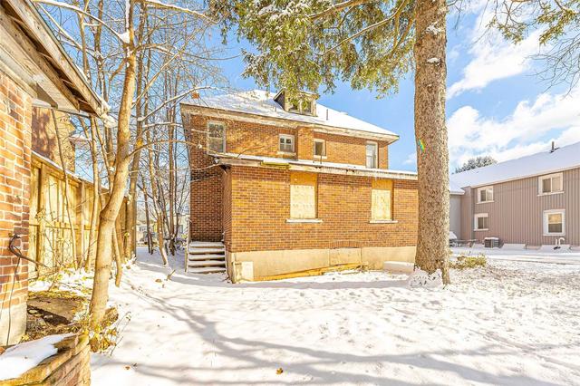 90b Mary St, House semidetached with 3 bedrooms, 1 bathrooms and 1 parking in Barrie ON | Image 10