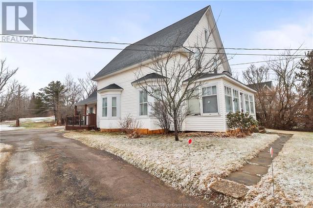 2788 Main St, House detached with 3 bedrooms, 1 bathrooms and null parking in Hillsborough NB | Image 3