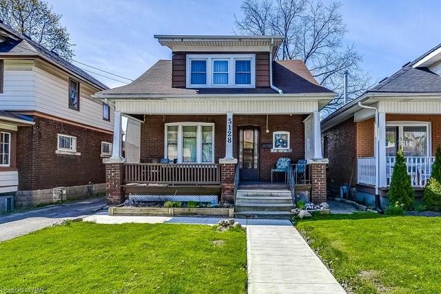 5128 Willmott Street, House detached with 3 bedrooms, 1 bathrooms and 4 parking in Niagara Falls ON | Card Image