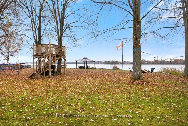 206 Lakeshore Dr E, House detached with 3 bedrooms, 1 bathrooms and 6 parking in Kawartha Lakes ON | Image 5