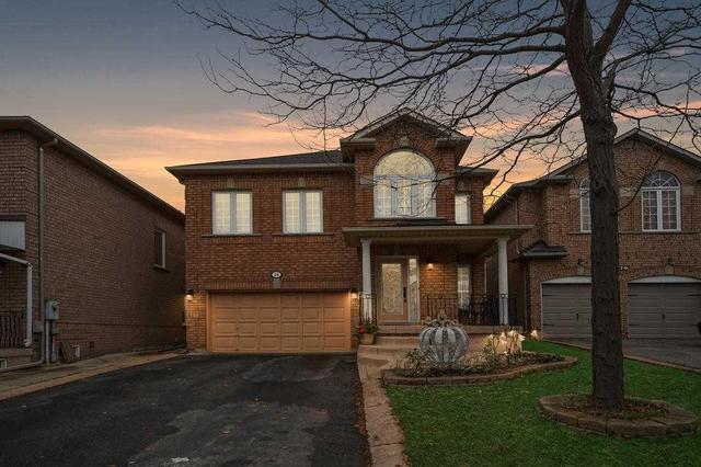 16 Mendocino Dr, House detached with 4 bedrooms, 4 bathrooms and 4 parking in Vaughan ON | Image 2